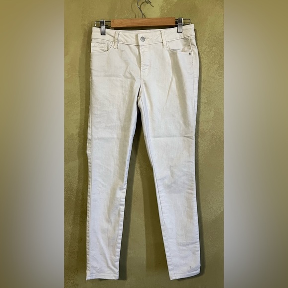 Old Navy Denim - Old Navy Rockstar Stay-White Jeans